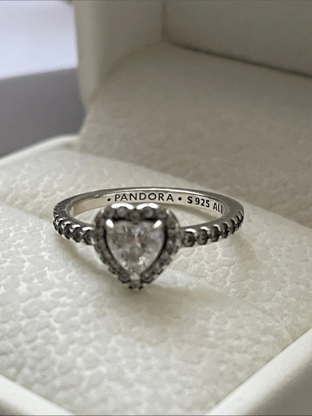 ✨Pandora Silver CZ Elevated Heart Ring✨Like New condition Size 5